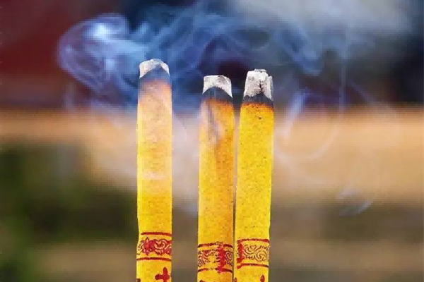 给去世的亲人上香是一根还是三根？去世上香规矩和忌讳？