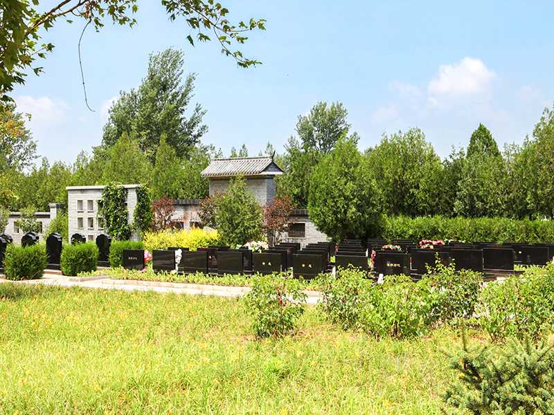 皇家龙山陵园来水电话是多少 皇家龙山陵园的