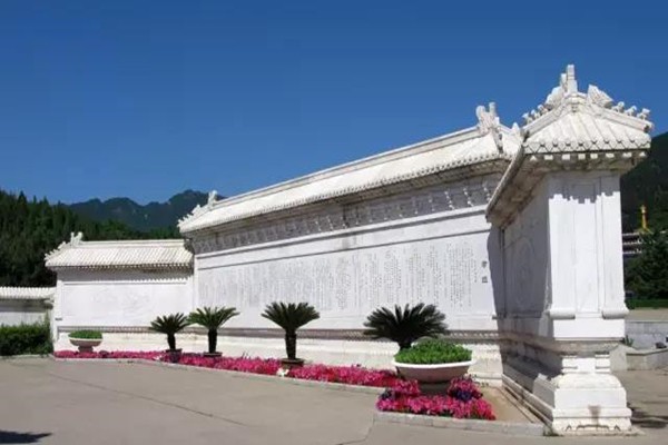 十一北京周边陵园推荐：清东陵万佛园环境，价格，购墓电话